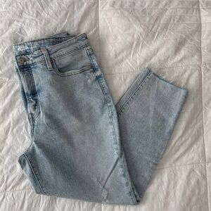 Old Navy O.G. Straight High Rise Jeans | Light Wash | Size 14